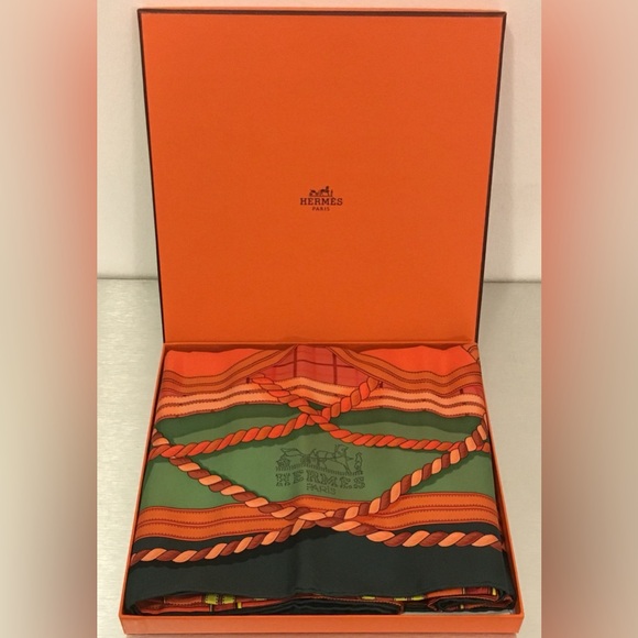 NWB Womens HERMES Grande Tenue Henri d’Orginy Equestrian Royal Emblem Silk Scarf - Picture 1 of 8